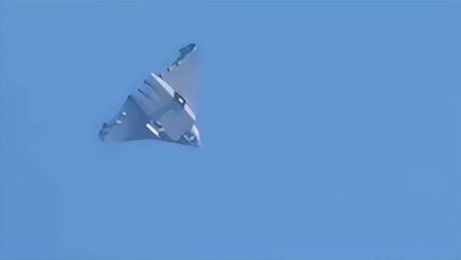 媒体：歼-36首次完成双机编队试飞