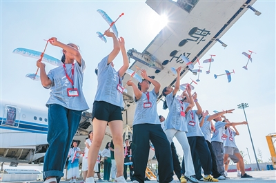 空客“未来工程师”走进大山