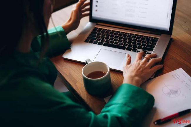 西班牙女员工提前到岗被开除