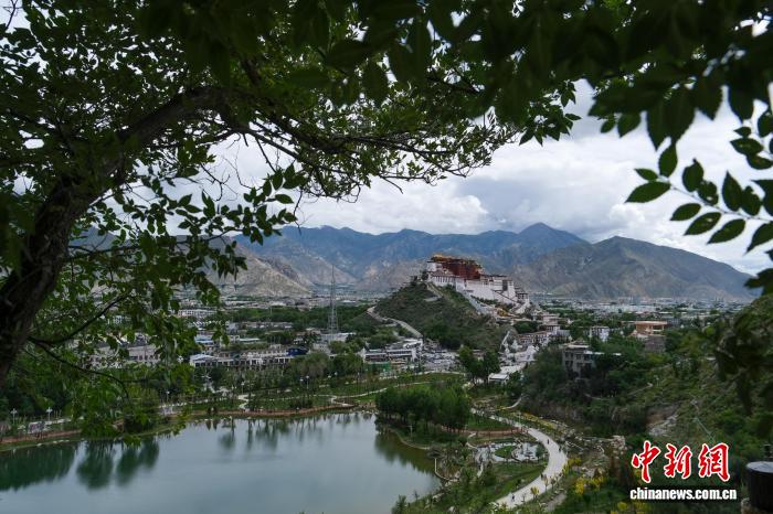 (辉煌60载 魅力新西藏)布达拉宫周边一甲子变迁记