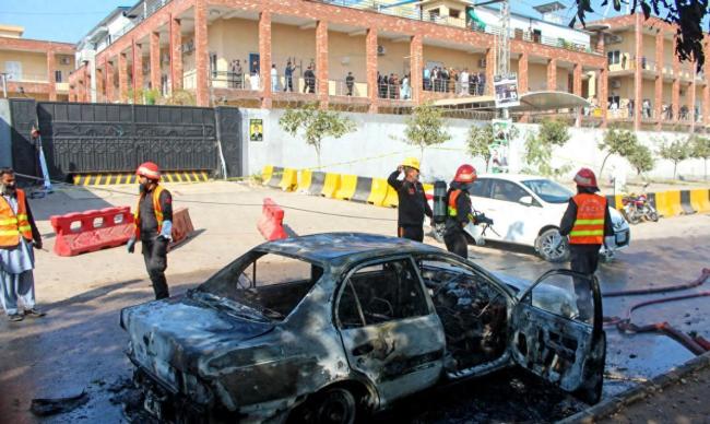 巴基斯坦面临双重夹击