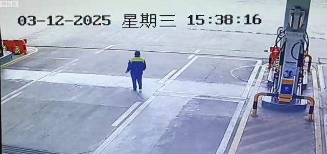 加油逃单的保时捷司机落网 警方三天两夜不懈追查