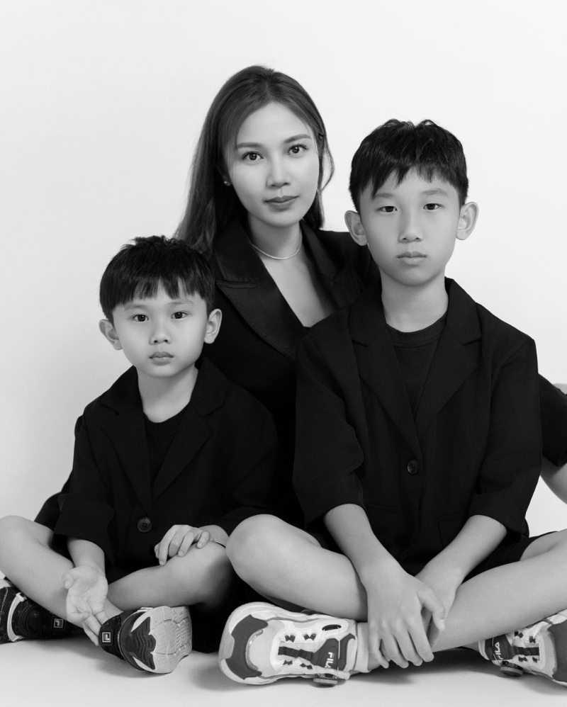 岑洁仪育有两名儿子