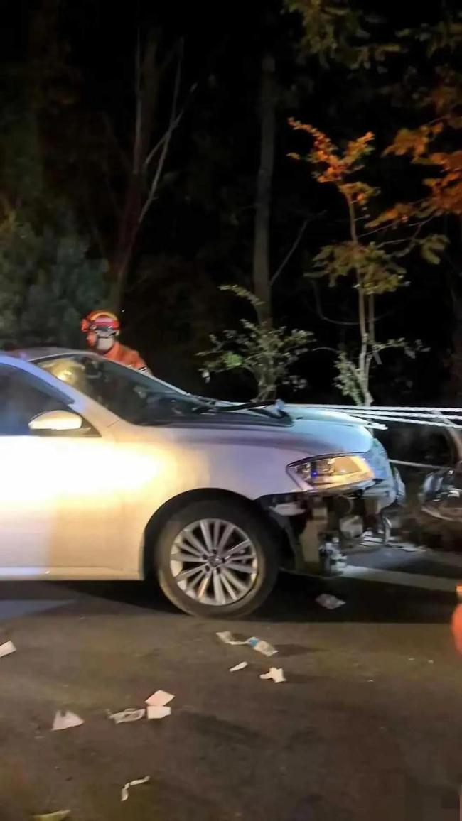 被落石砸中身亡男子母亲发声
