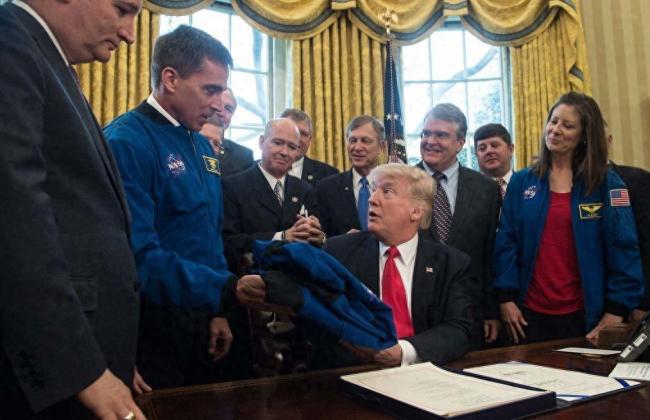 美国在芯片战场下了一盘“时间棋”