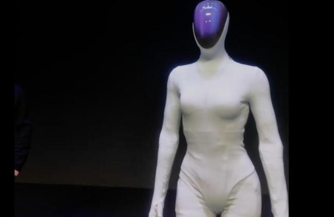 何小鹏一镜到底回应争议