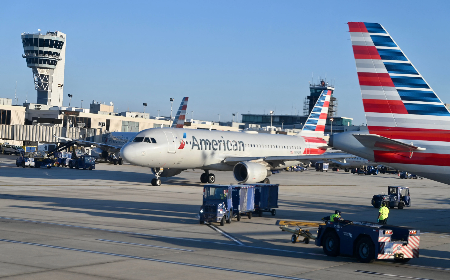 美交通部长:若政府“停摆”持续 将出现更多航班延误和取消