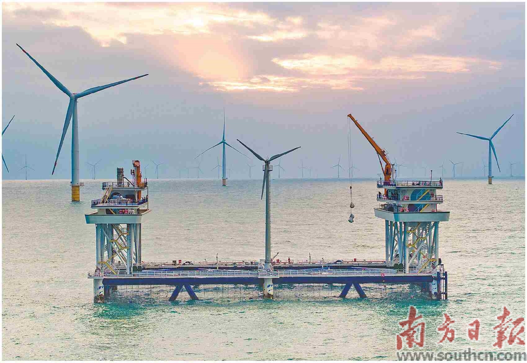 全球首台抗台风型风渔融合网箱平台——“伏羲一号”。受访者供图