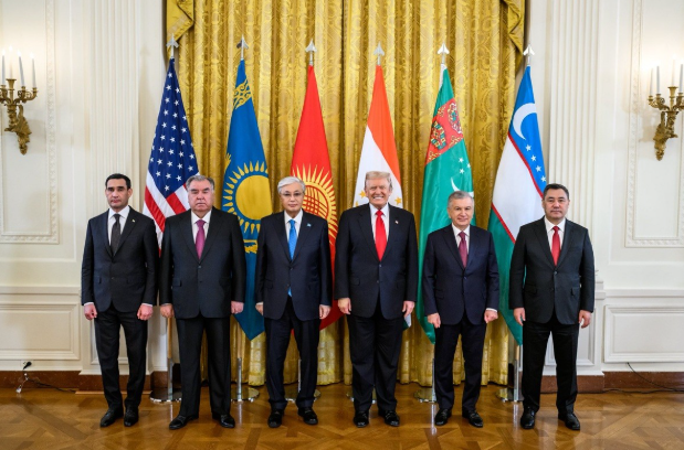 日本抄中俄后路？中俄联手镇住高市，一旦冲突，首个打击目标浮现