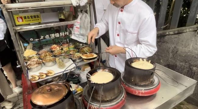 成都蛋烘糕摊主洁癖式出摊