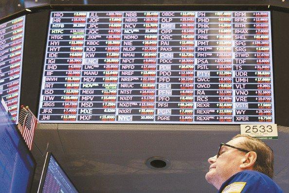 专家:关税像回旋镖打到美国本身
