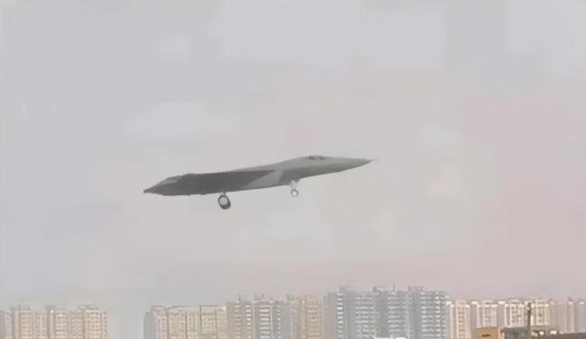 专家:沈飞六代机全动翼尖异常灵活