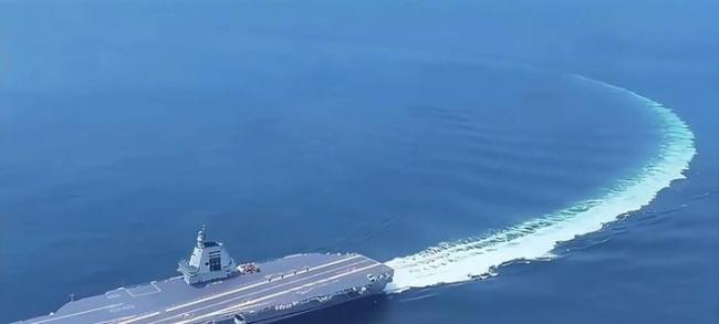 吕礼诗：福建舰成为全球航母范本