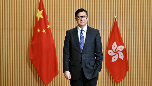 保安局局长邓炳强表示，香港仍然面对外部势力抹黑和制裁、潜逃者继续从事危害国家安全的行为、本土恐怖主义及软对抗四大威胁。