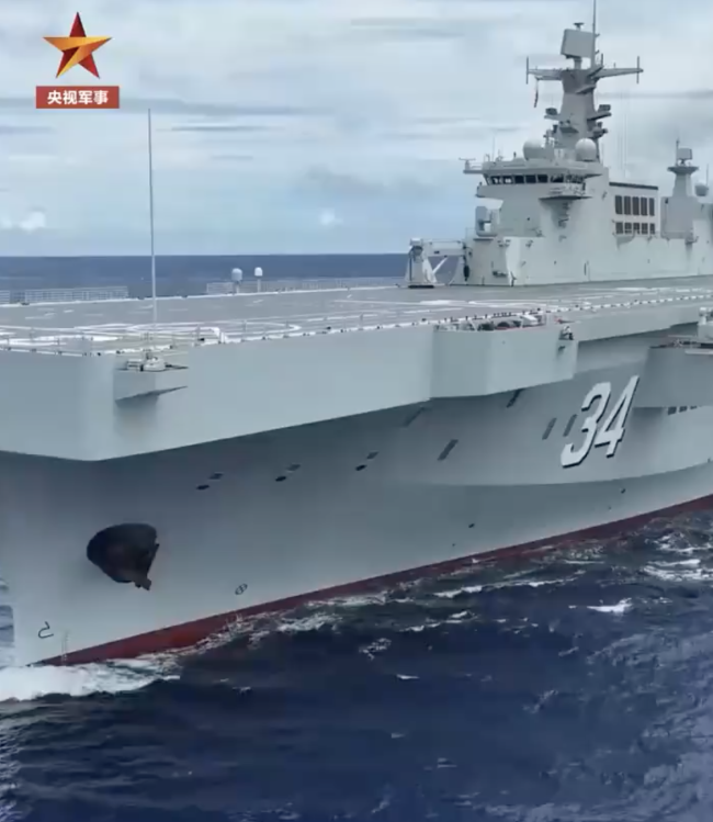 南海海域湖北舰实战化训练