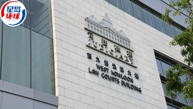 男学生涉携伸缩钢棒入法院被控管武