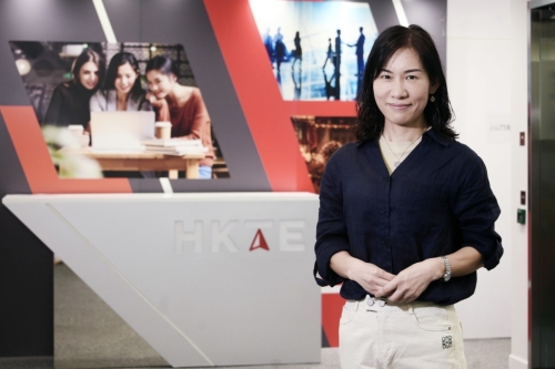 陈学琴表示,考虑到儿子的快乐和教育质量,决定迁至香港,儿子来港后变得自信、快乐和懂事。 陈浩元摄 陈学琴表示,考虑到儿子的快乐和教育质量,决定迁至香港,儿子来港后变得自信、快乐和懂事。 陈浩元摄