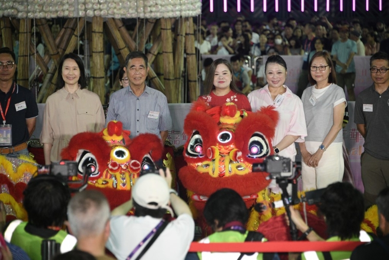 文体旅局局长罗淑佩、康文署署长陈咏雯等人主持点晴仪式。 文体旅局局长罗淑佩、康文署署长陈咏雯等人主持点晴仪式。