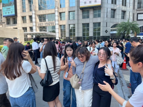 泰国曼谷出现灾情，民众事前未收到地震警报。 路透社