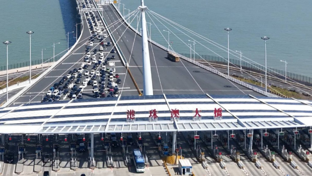 港珠澳大桥桥头。