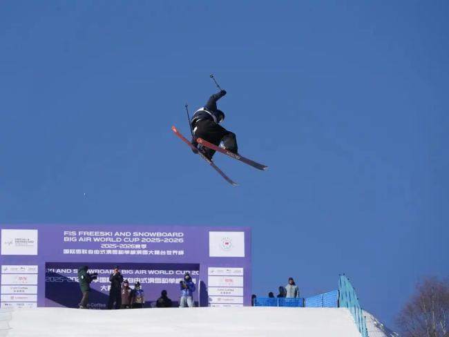 刘梦婷获大跳台世界杯铜牌