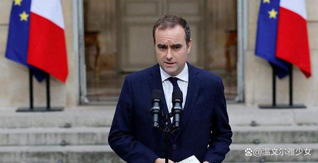 马克龙回应辞职要求