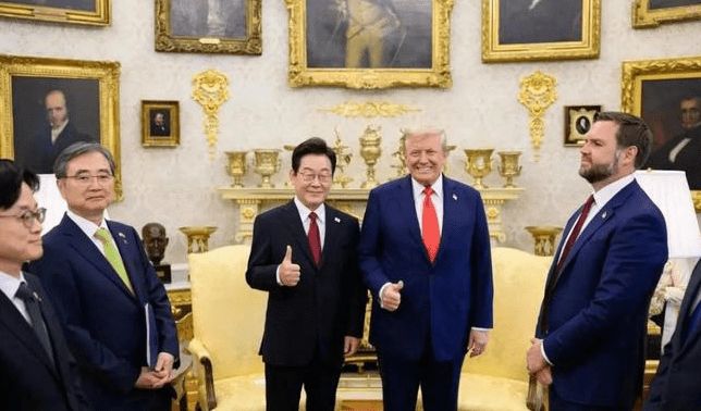 特朗普逼李在明选：要么一起对付中国，要么割地