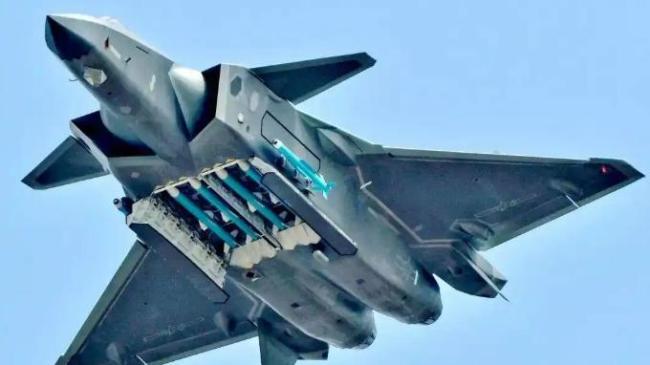 美日媒体分析:中国歼-20与F-35在东海对决
