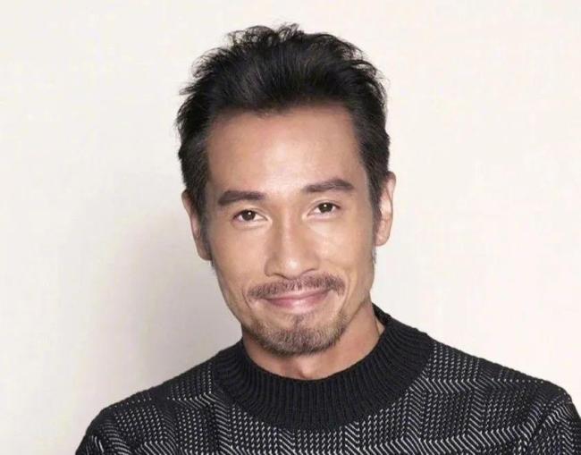 TVB视帝陈豪被曝养家压力大 日夜颠倒狂接工作