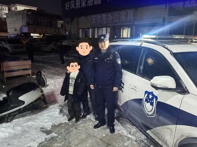 民警快速寻回街头走失孩童