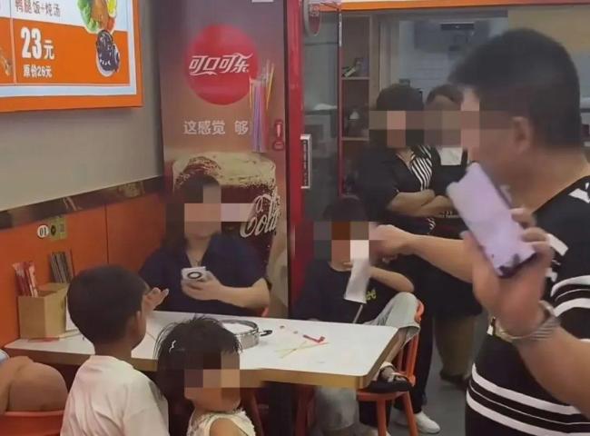 3女子带4孩多次续面双方已和解