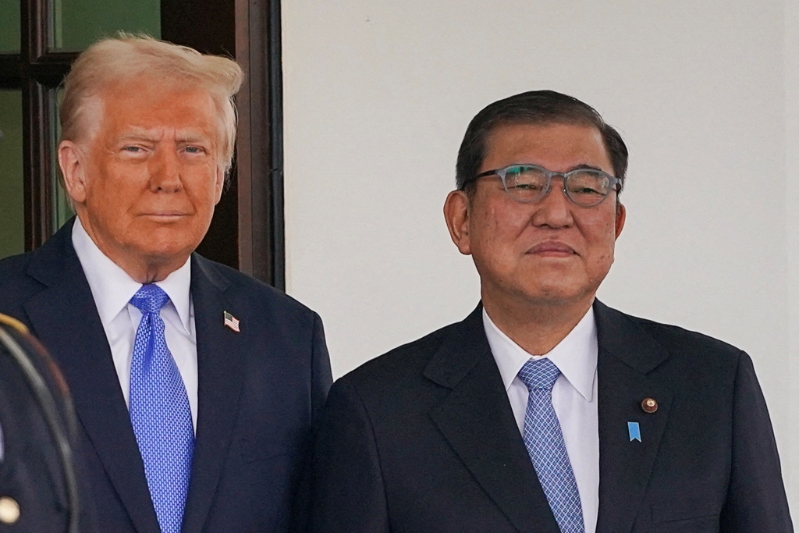 美国总统特朗普于2025年2月7日在华盛顿白宫迎接日本首相石破茂 美国总统特朗普于2025年2月7日在华盛顿白宫迎接日本首相石破茂