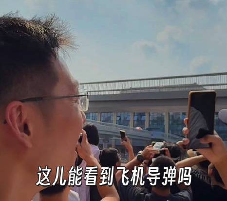 阅兵退场野生合唱团0帧开唱!《歌唱祖国》成了这一刻最动人的BGM