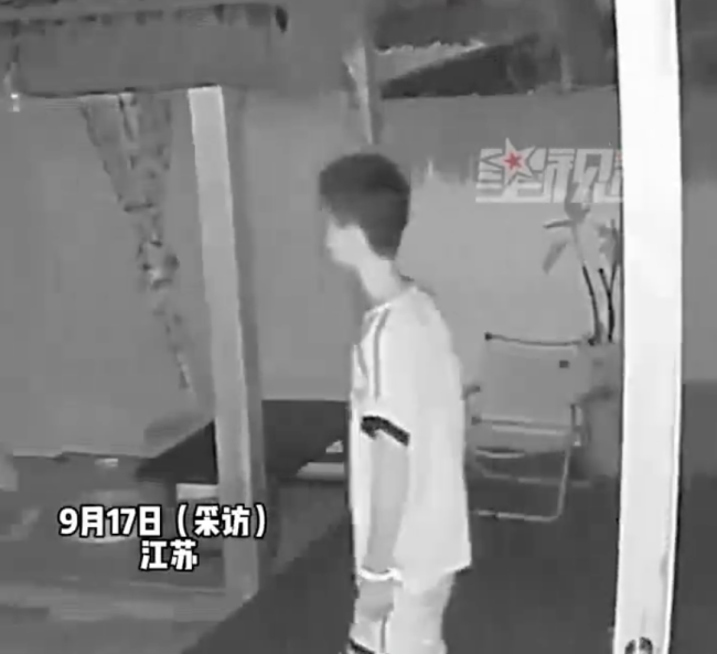 13岁男生梦游给奶奶盖被子给树浇水