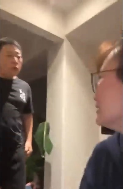 王志安指李汀吓坏小孩。 王志安指李汀吓坏小孩。