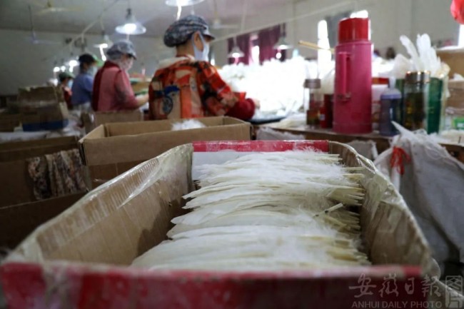 涨价潮下,羽毛球迎来材料革命?