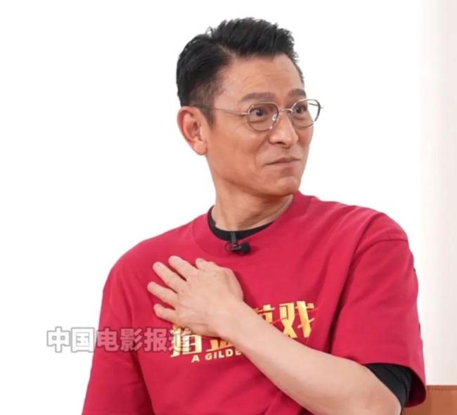 刘德华被女儿“炫爸”,直呼好玩:她说爸爸是刘德华,同学都不信