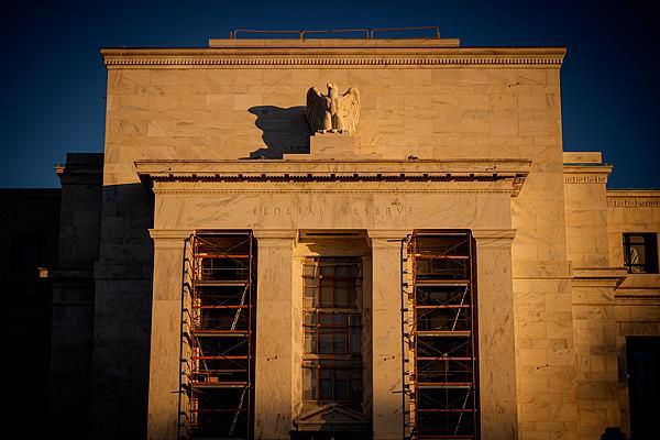 美联储降息25个基点 特朗普：幅度可以更大