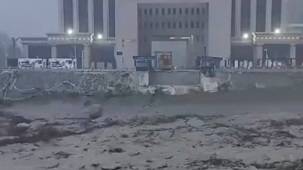 泥石流 泥石流