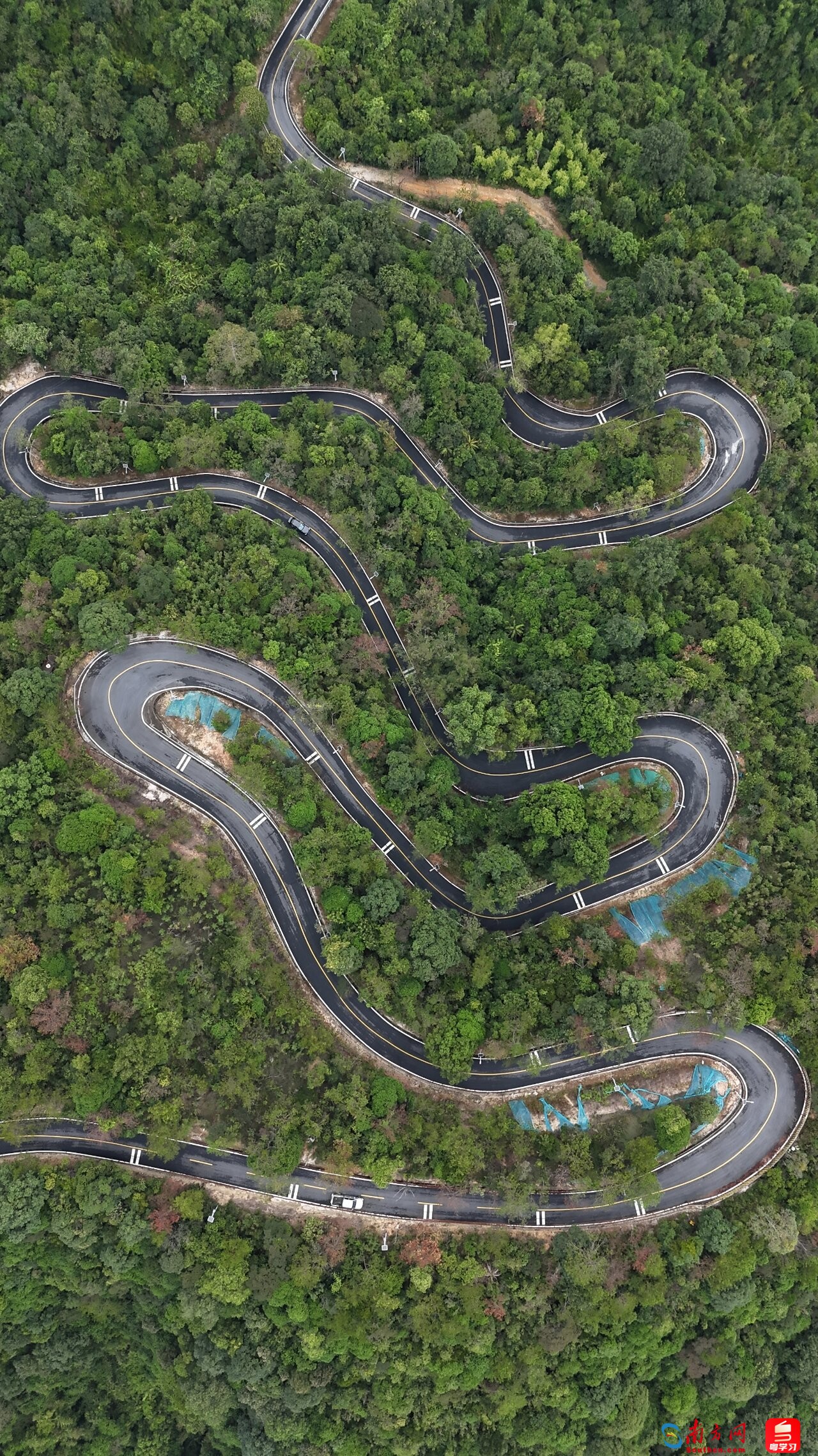 俯瞰“218”公路