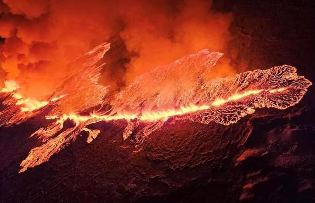 俄罗斯克柳切夫火山喷发