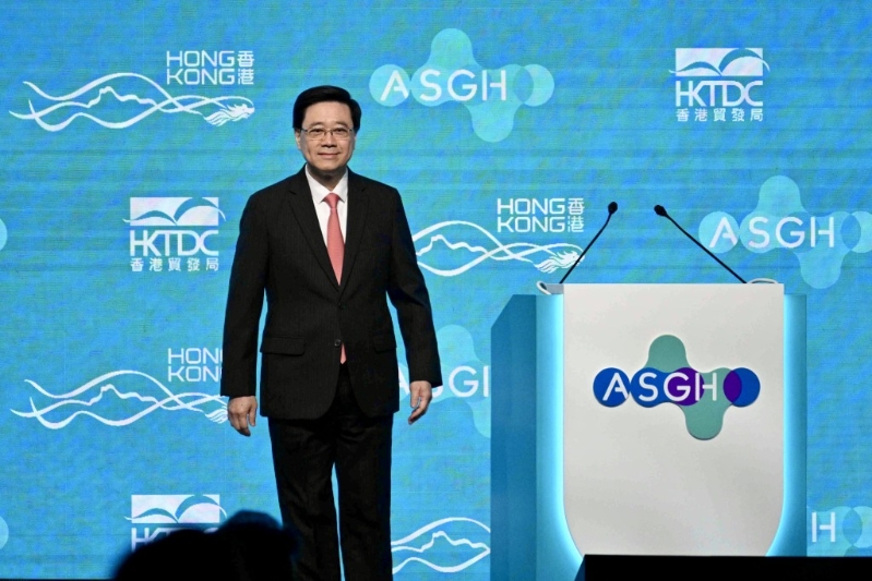李家超提到,香港作为全球最大金融城市之一,坐拥领先科技及国际级教育水平。 苏正谦摄 李家超提到,香港作为全球最大金融城市之一,坐拥领先科技及国际级教育水平。 苏正谦摄