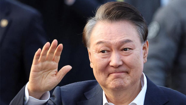 尹锡悦退党救选情！