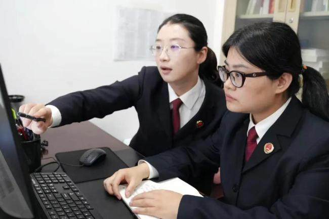 大学生被错抓 检察官7次实验证清白