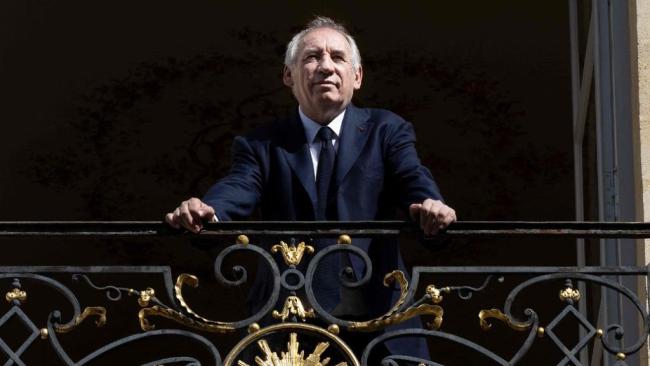 法国总理贝鲁为什么被法国人厌恶