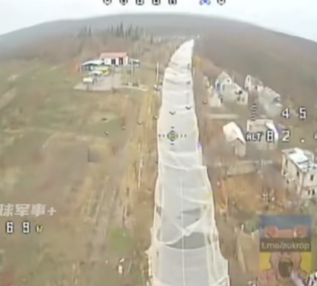 俄军无人机焚毁乌军防无人机路网！铝热剂空中突袭