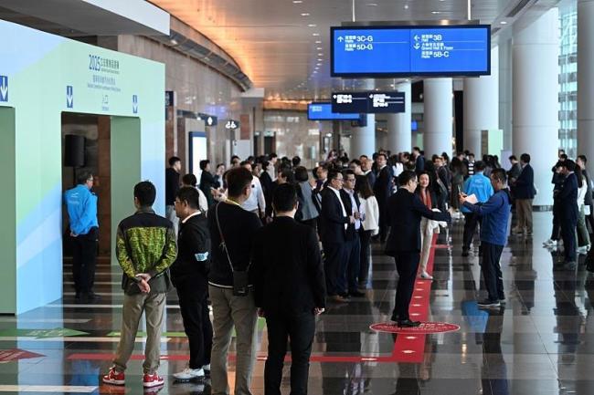 90人当选新一届香港特区立法会议员