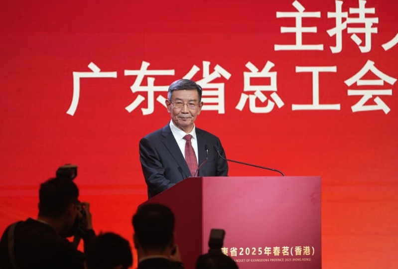 广东省人大常委会副主任、广东省总工会主席、广东省粤港澳合作促进会会长黄宁生。