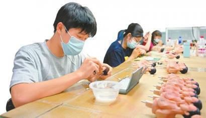多地曝“谷子店”闭店消息