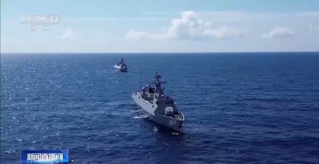 南海某海域 我海军护卫舰编队开展比武考核